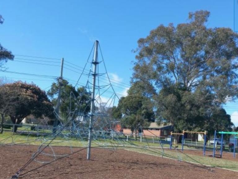 Rope climbing frame